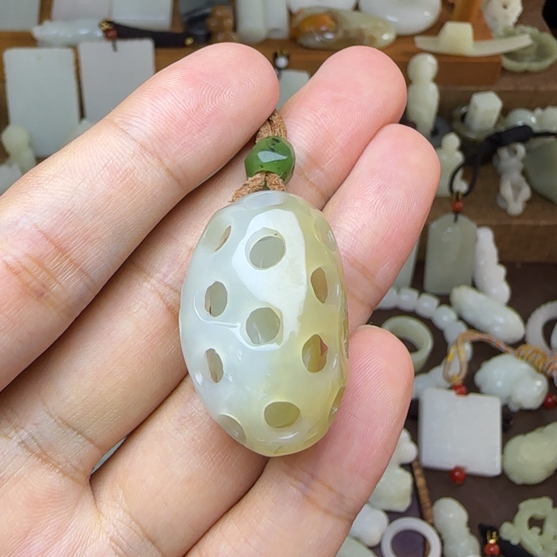 未镶嵌和田玉挂件玲珑珠