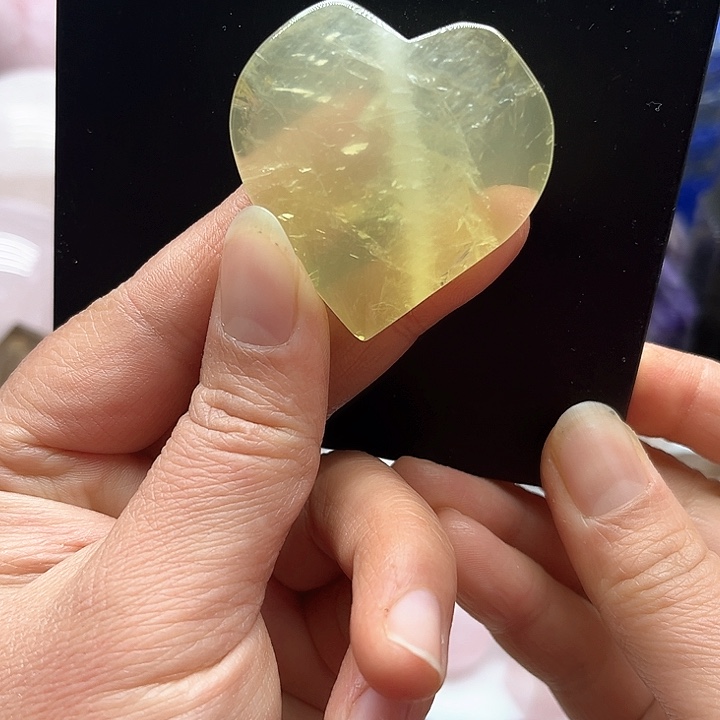 黄晶43克黄水晶爱心未镶嵌