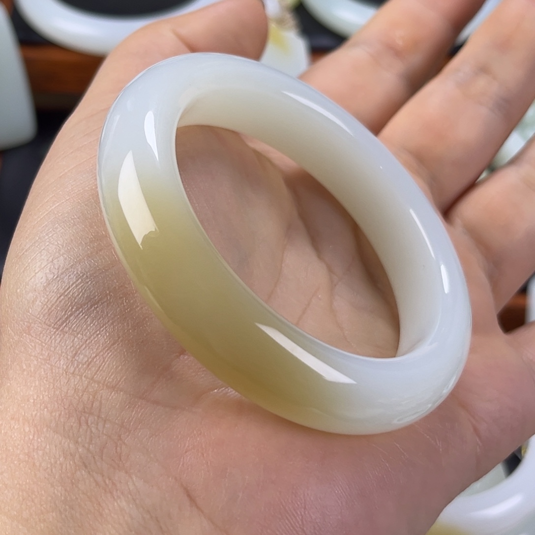 未镶嵌手镯和田玉（糖玉）56.57