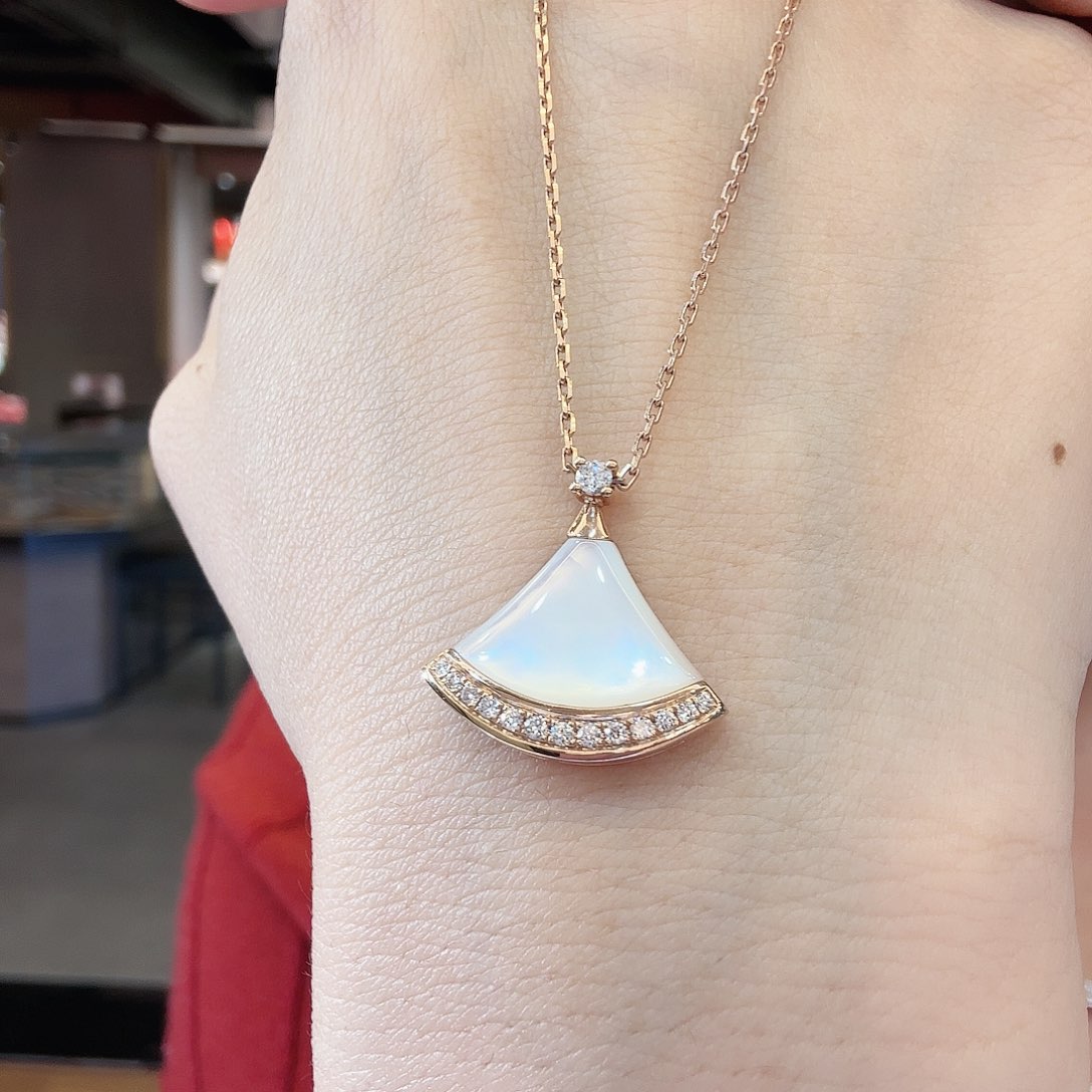 贝壳（贝母）项链18K金镶嵌项链