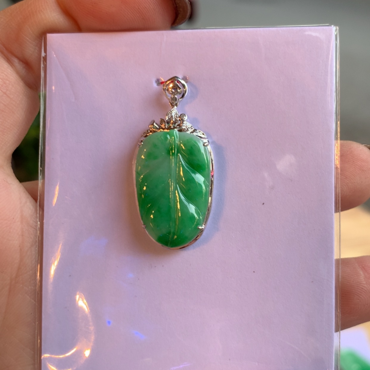 【闪购商品】翡翠颈饰18K金镶嵌叶子