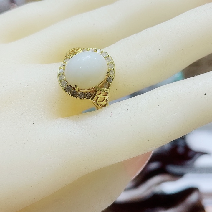 和田玉未镶嵌戒指