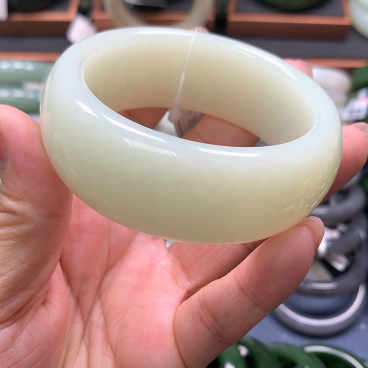 【闪购商品】未镶嵌手镯和田玉26