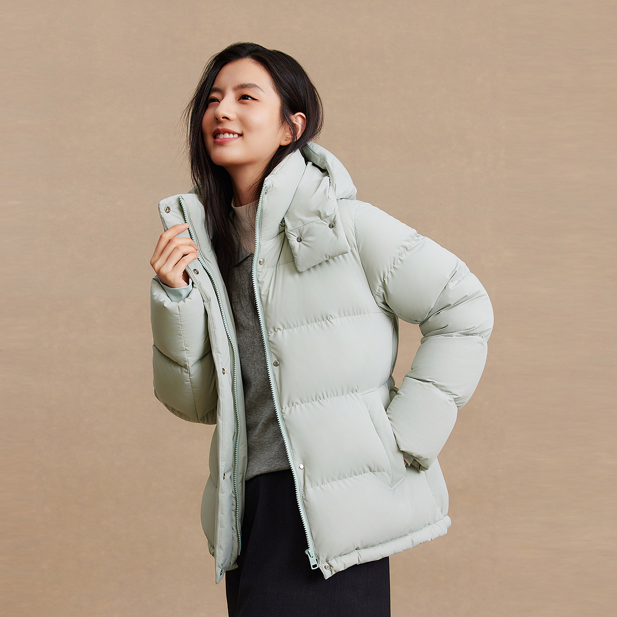 波司登【超显瘦】25年秋季女知性休闲风加厚收腰显瘦时尚运动羽绒服