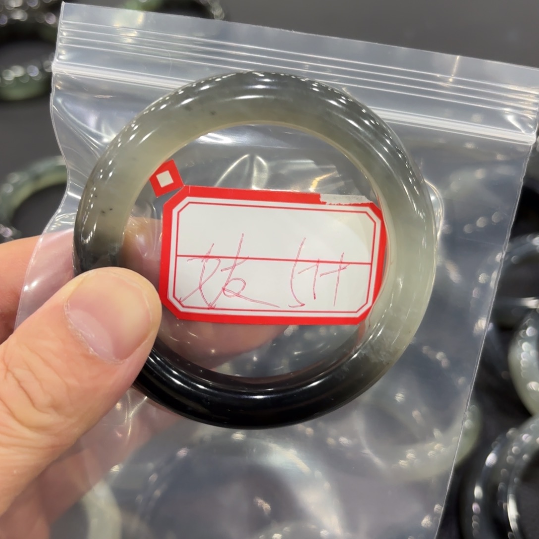 蛇纹石玉手镯未镶嵌马****友