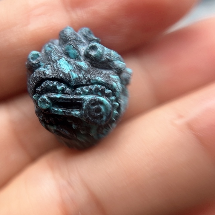 绿松石颈饰未镶嵌