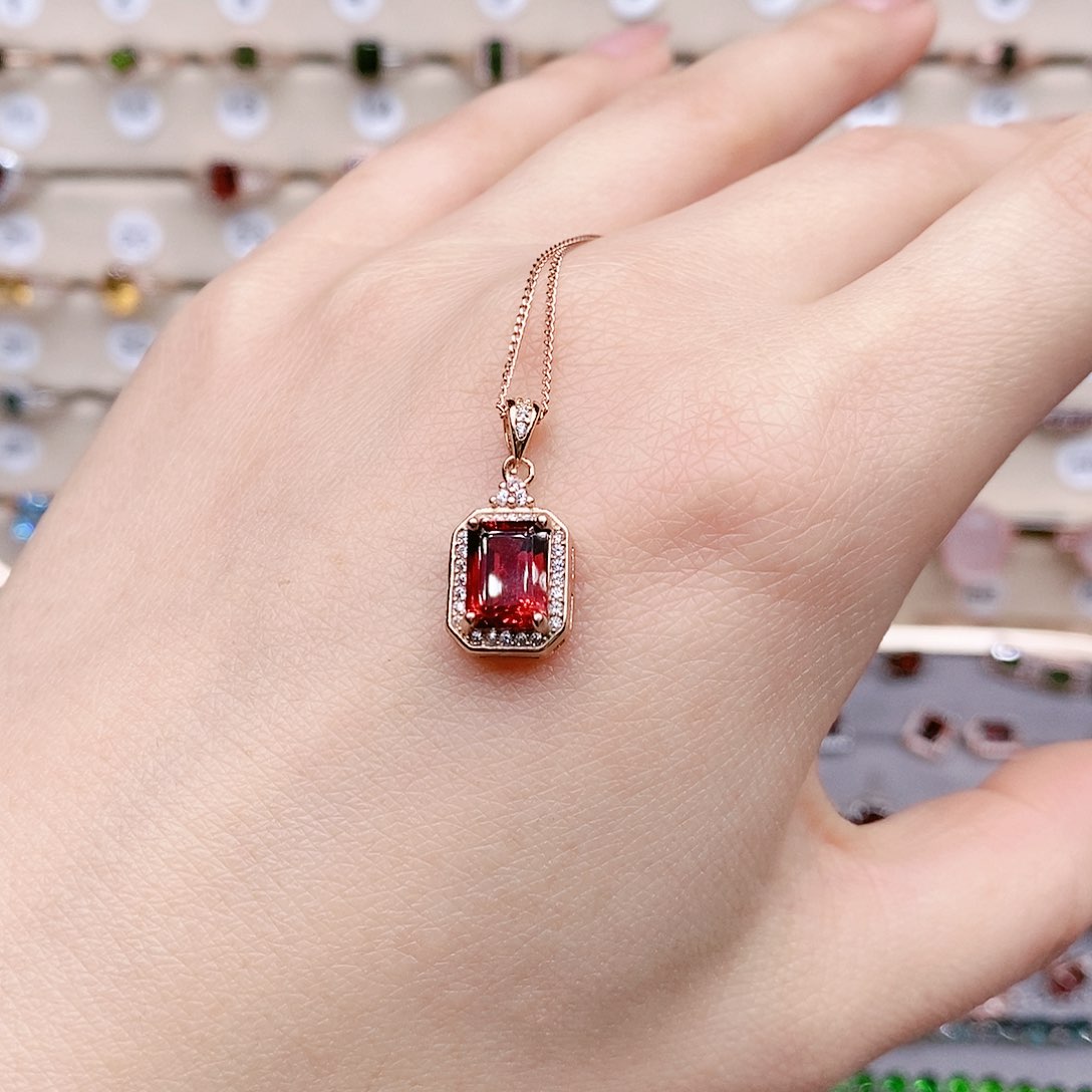 石榴石颈饰银S925镶嵌吊坠