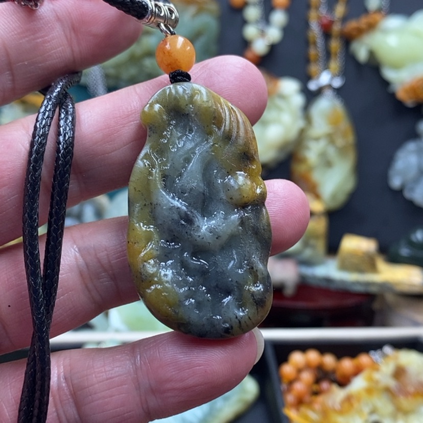 【闪购商品】蛇纹石玉吊坠未镶嵌