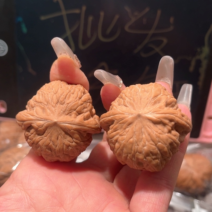 桃核吊坠锋*铁锤妹妹