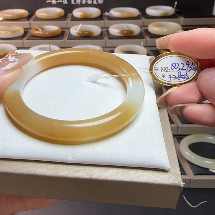 和田玉（糖玉）手镯未镶嵌