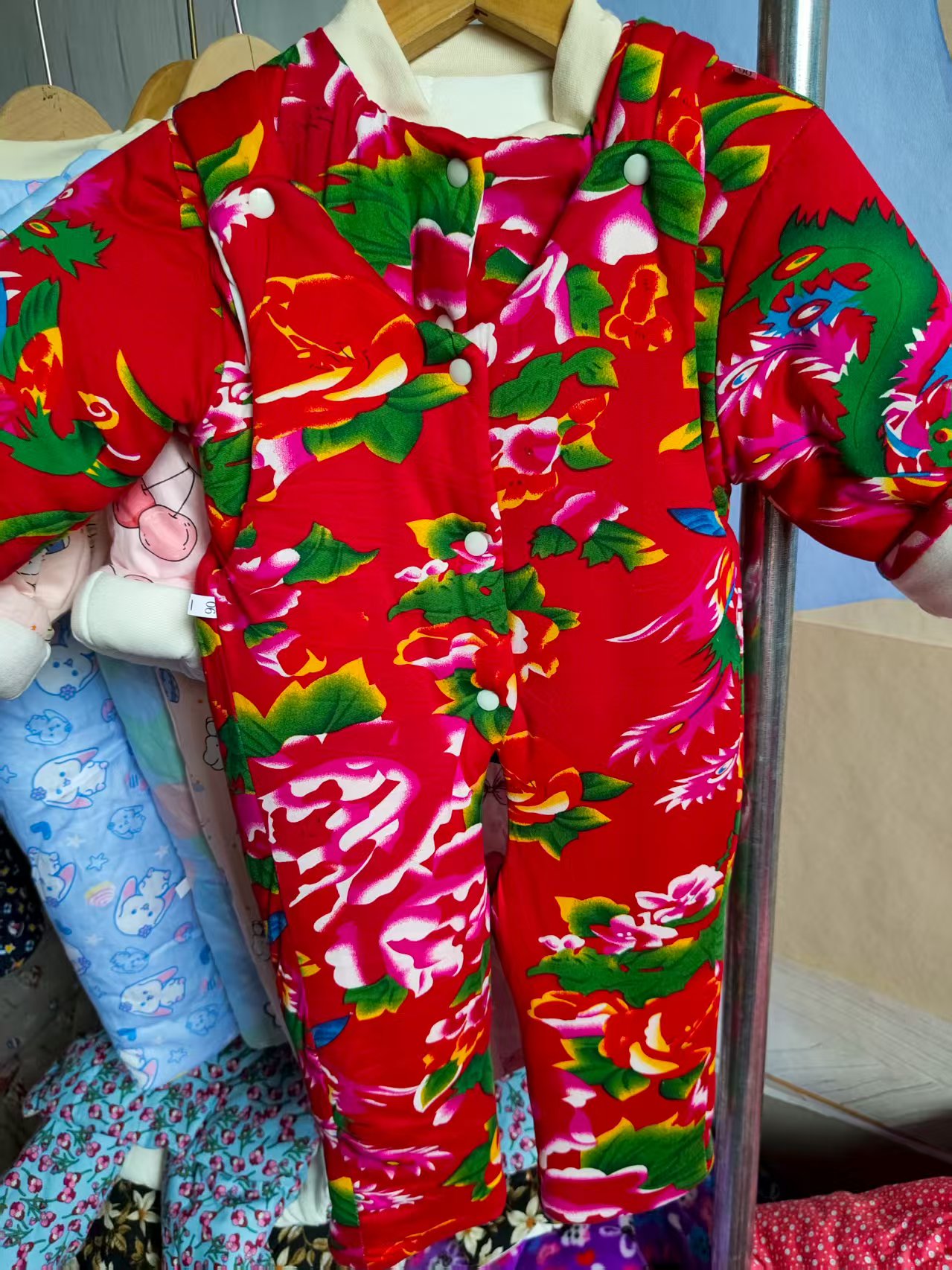  红色东北大花手工棉花衣牛奶丝棉上下背带套装