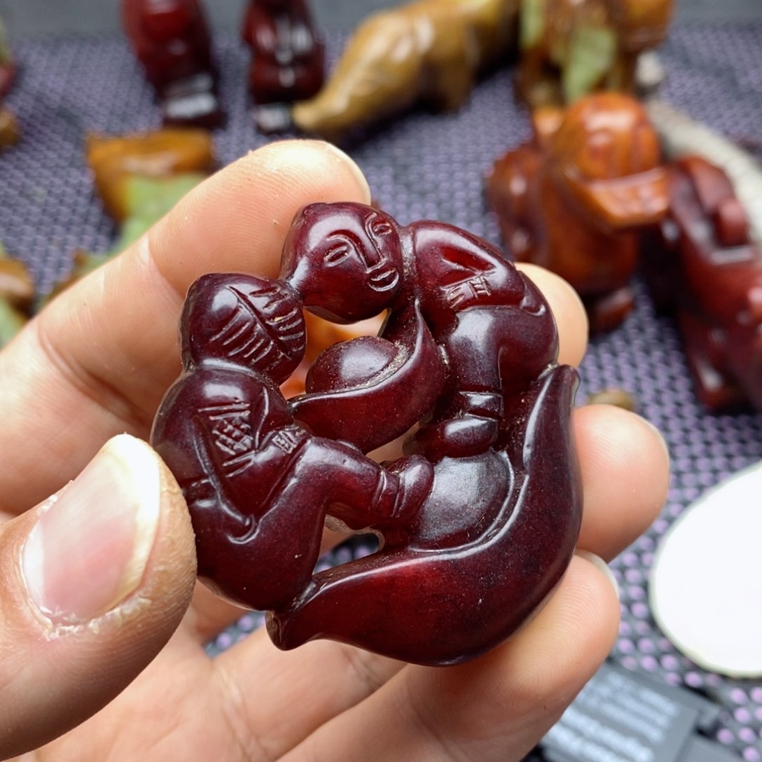 蛇纹石玉颈饰未镶嵌