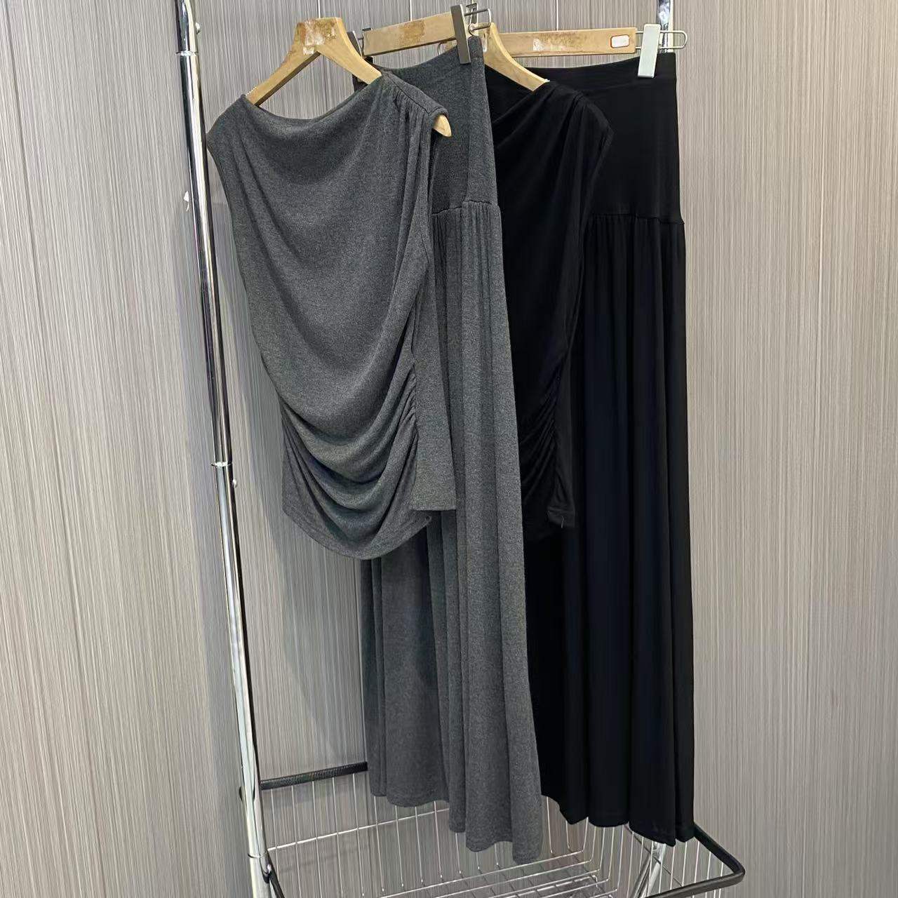 韩系褶皱一字肩上衣+半身裙套装4584