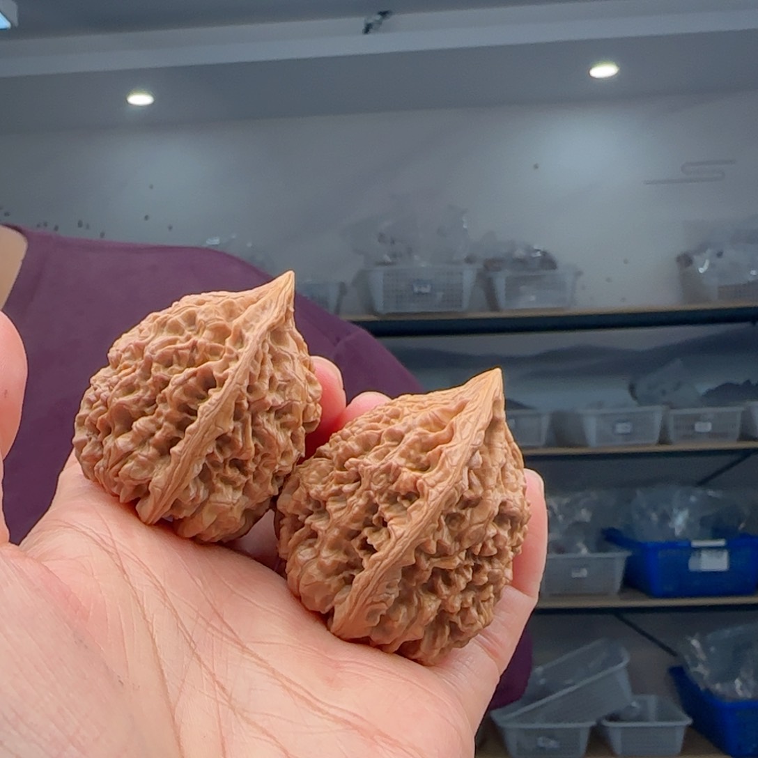 文玩核桃把件46王勇官帽