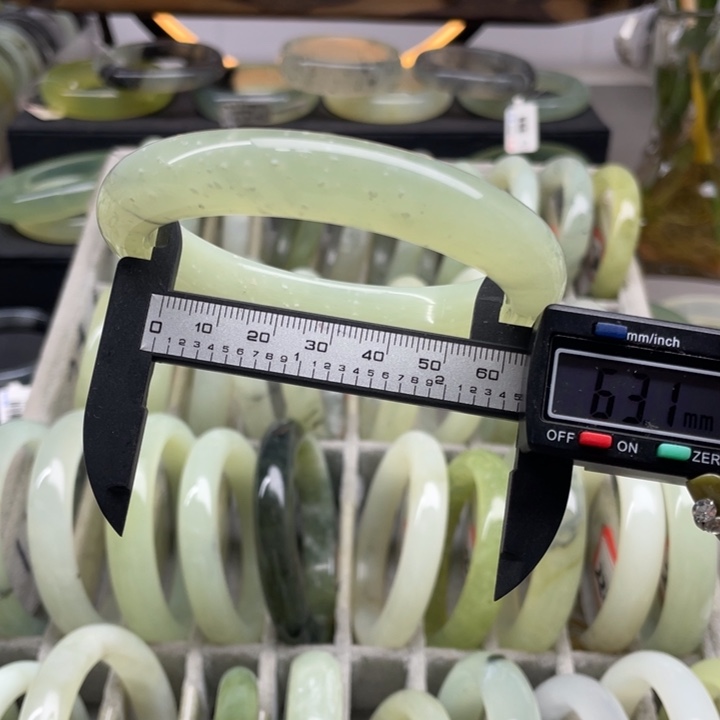 蛇纹石玉手镯未镶嵌211