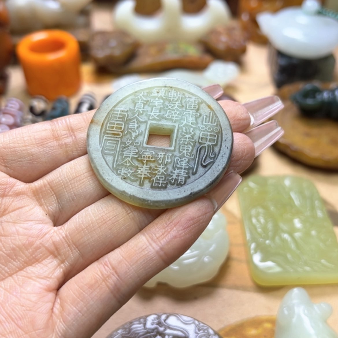 【闪购商品】蛇纹石玉颈饰未镶嵌