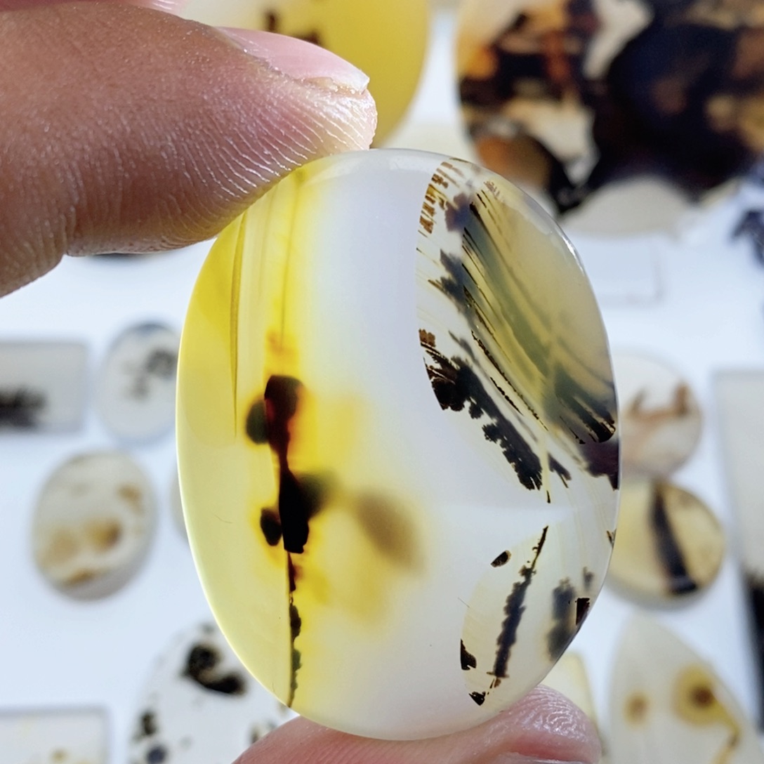 玛瑙/玉髓颈饰未镶嵌