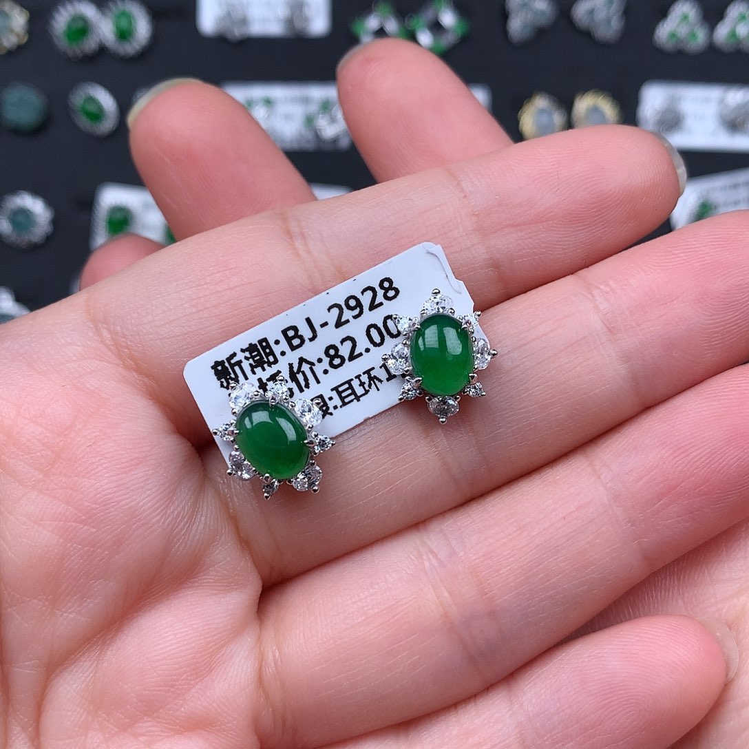 徐***起翡翠银S925镶嵌耳饰