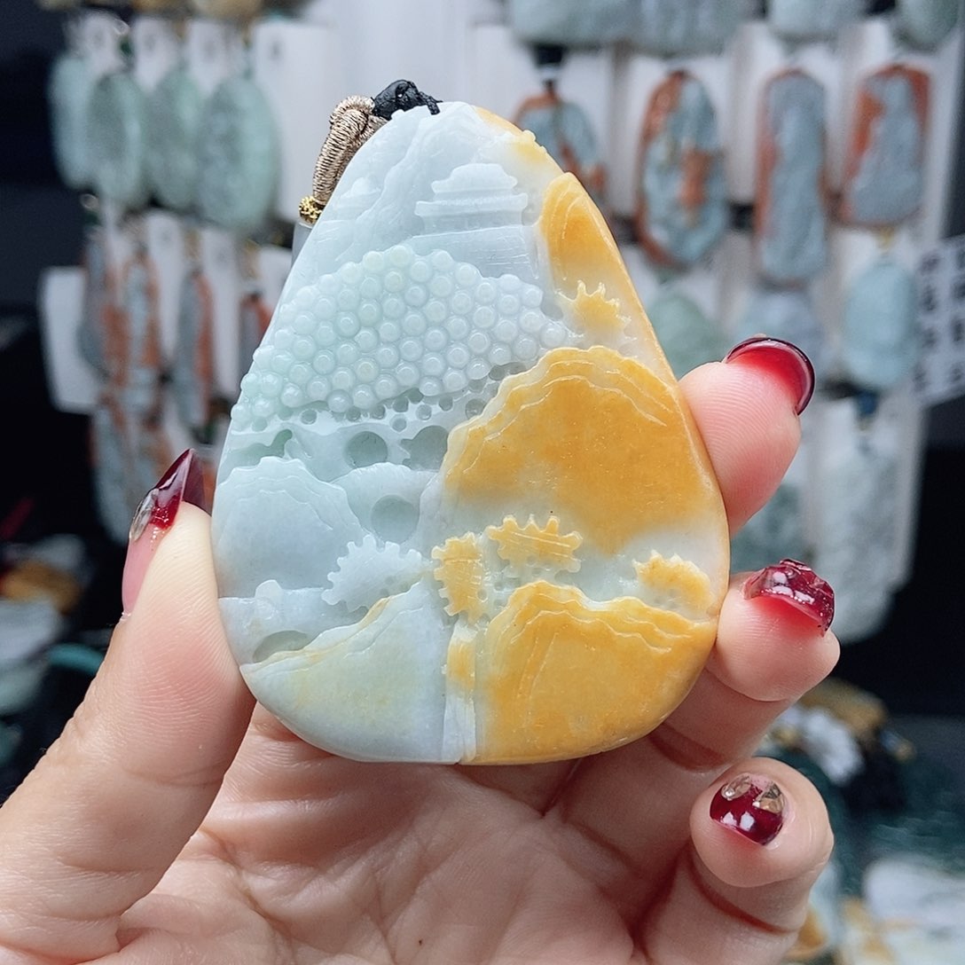 翡翠颈饰未镶嵌翡翠