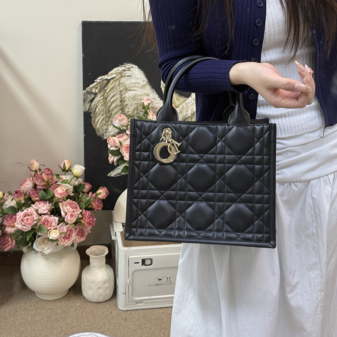 95新 DIOR/迪奥 95新黑色戴妃手提斜挎
