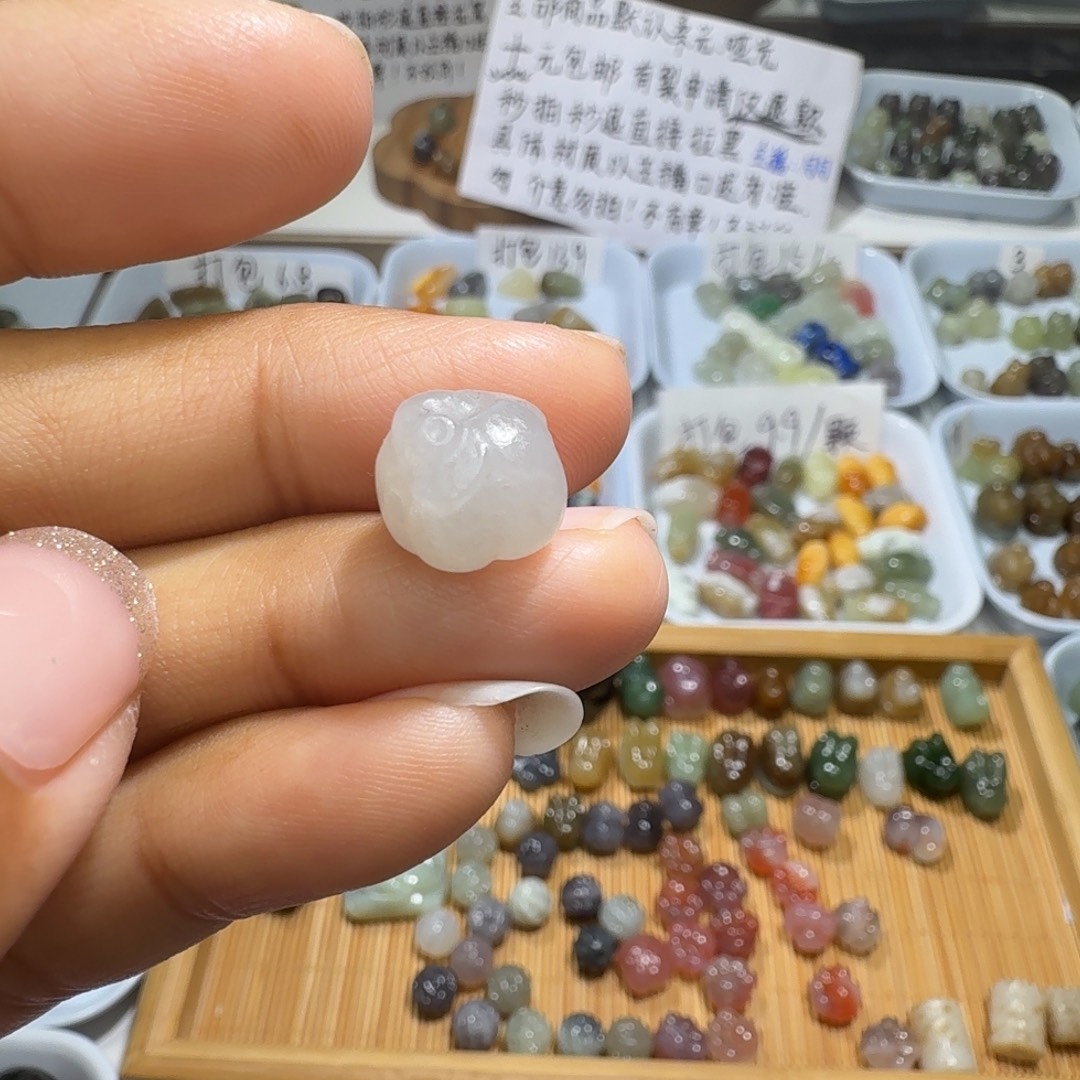 和田玉未镶嵌珠宝奇石