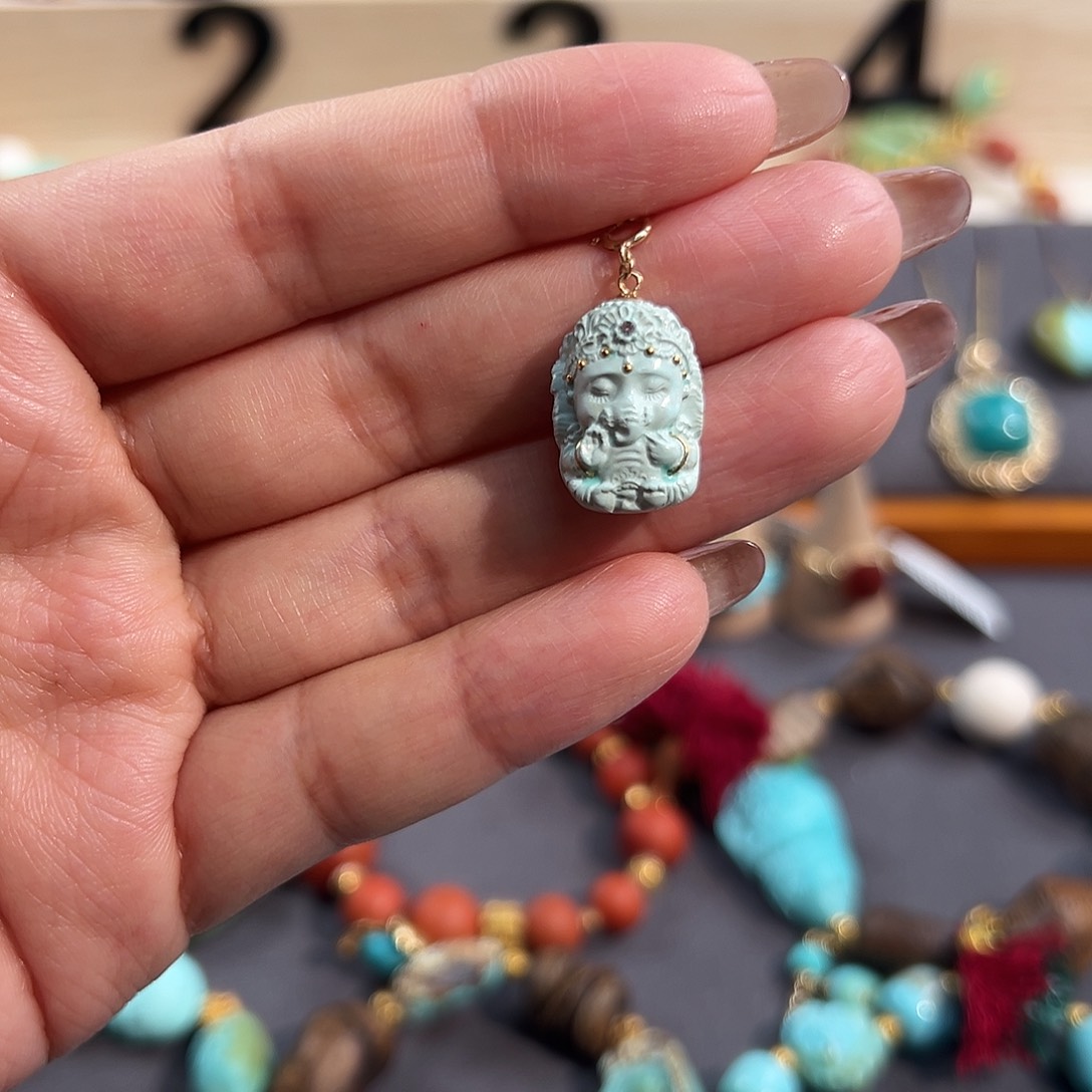 绿松石18K金镶嵌象神滴溜