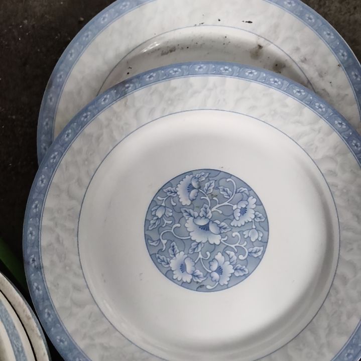 陶瓷盘子碗啥都有
