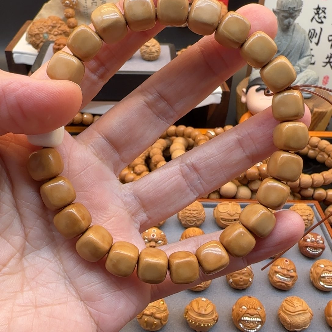 猴头核桃吊坠蓝**车方糖