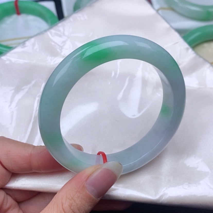 【闪购商品】翡翠戒指未镶嵌            正圈56 白底青