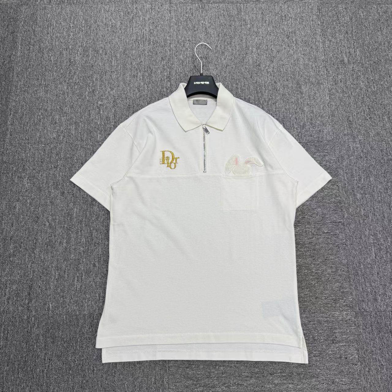99新 DIOR/迪奥 兔年限定白色半拉链POLO短袖/L码/编码10809