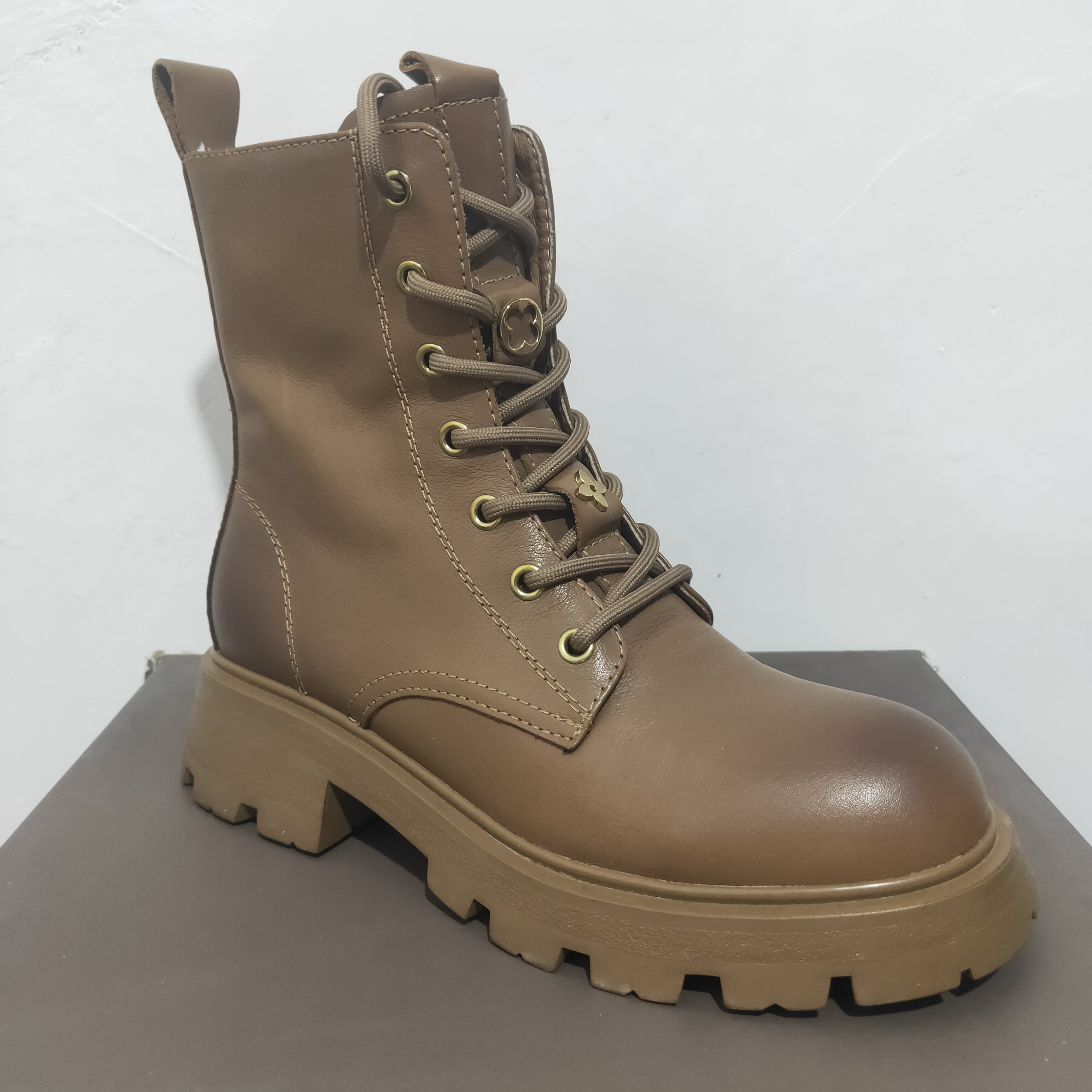 圆头系带厚底女靴W301D23702