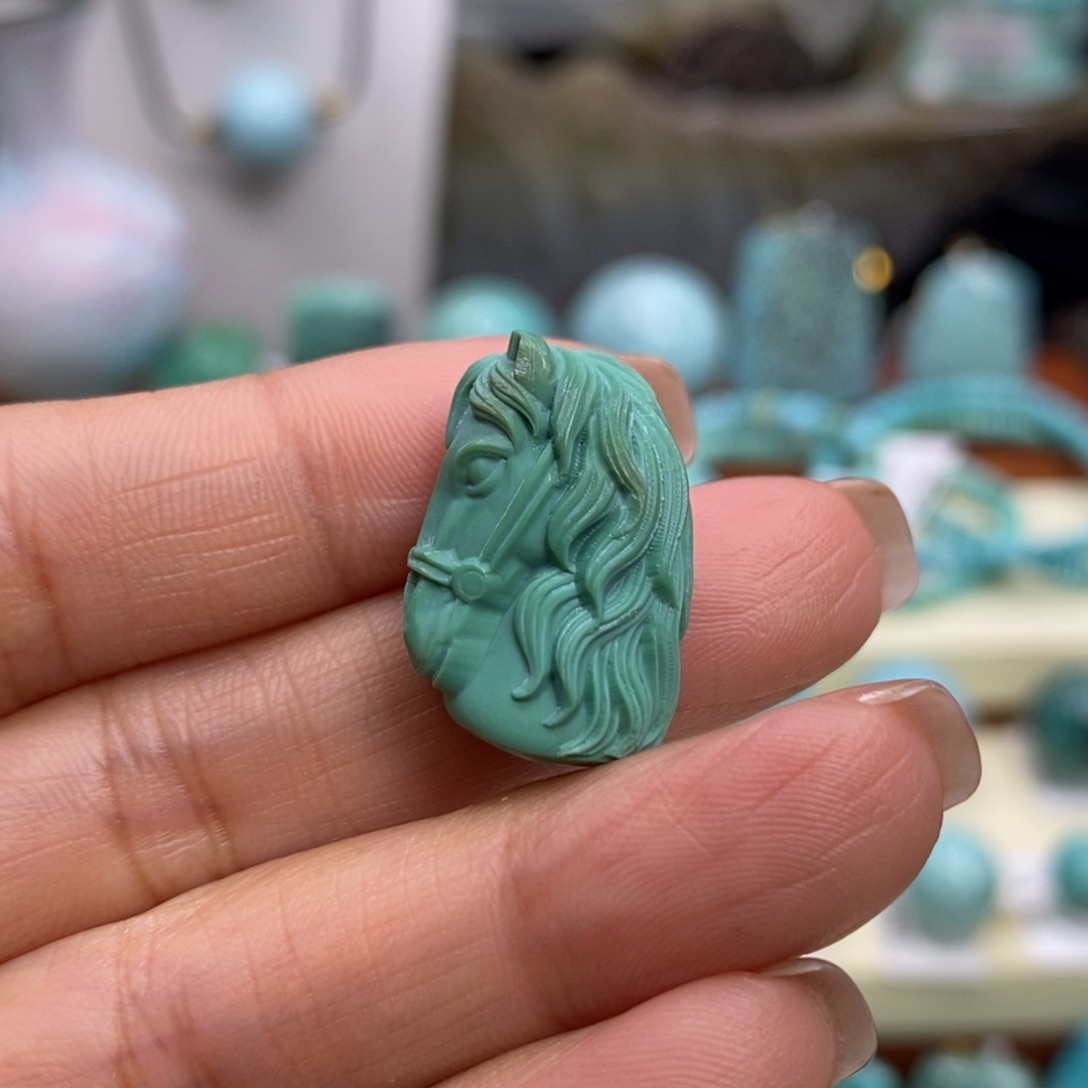 绿松石未镶嵌珠宝奇石