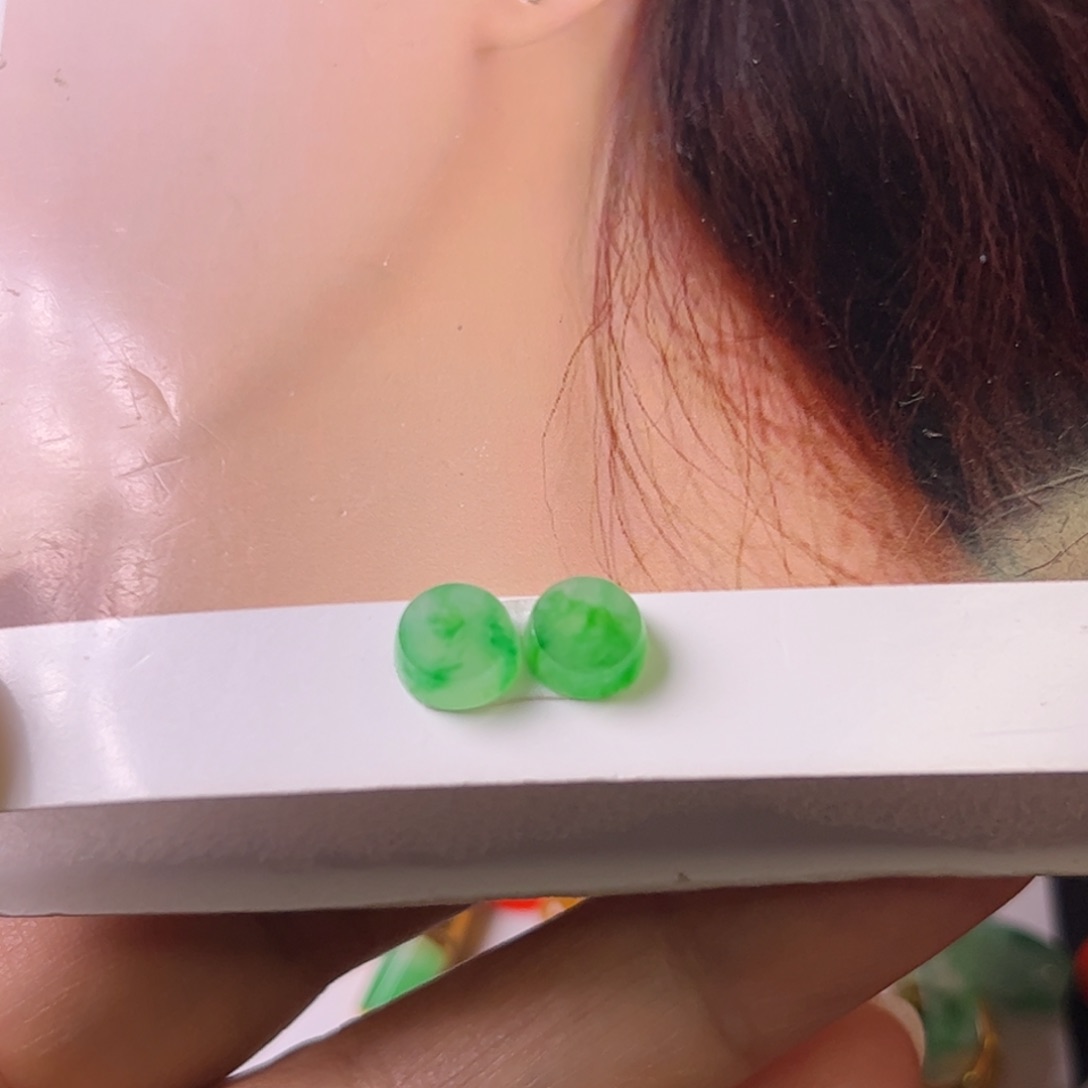 翡翠耳饰未镶嵌郭平安