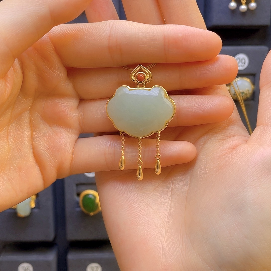 和田玉颈饰银S925镀金镶嵌