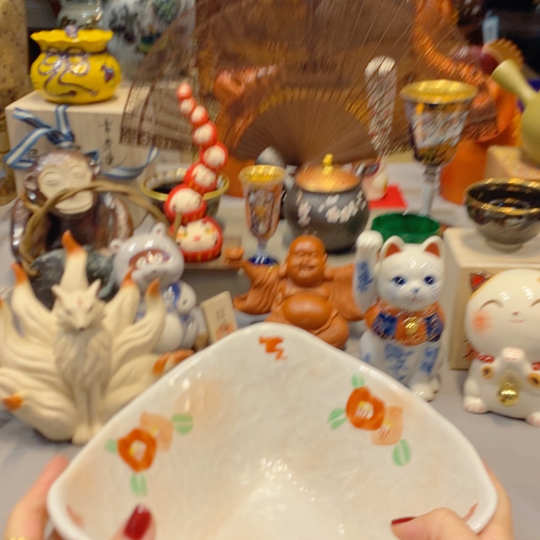 吉***子如图所示 观兰器物