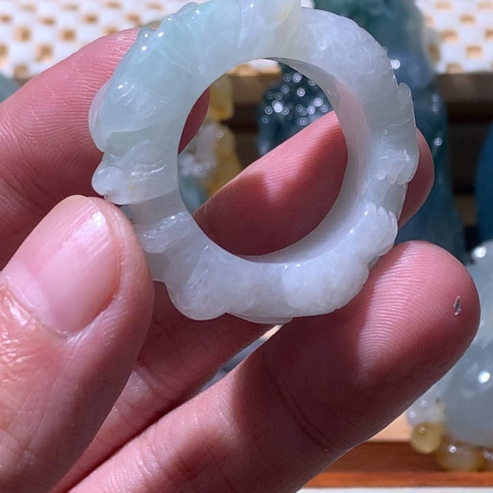 福***祥翡翠未镶嵌颈饰龙扳指