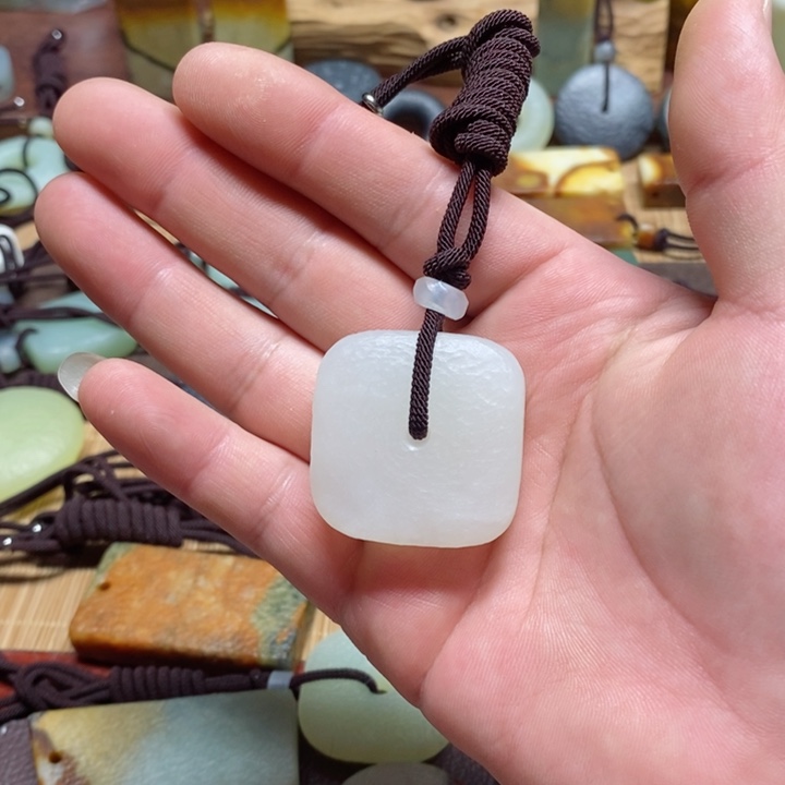 蛇纹石玉挂件未镶嵌我**¹