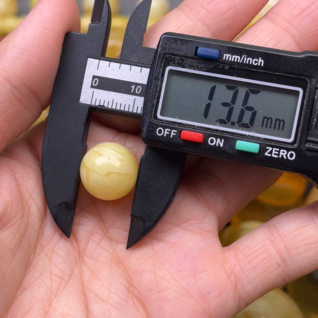 蜜蜡裸石未镶嵌蜜蜡裸石未镶嵌7