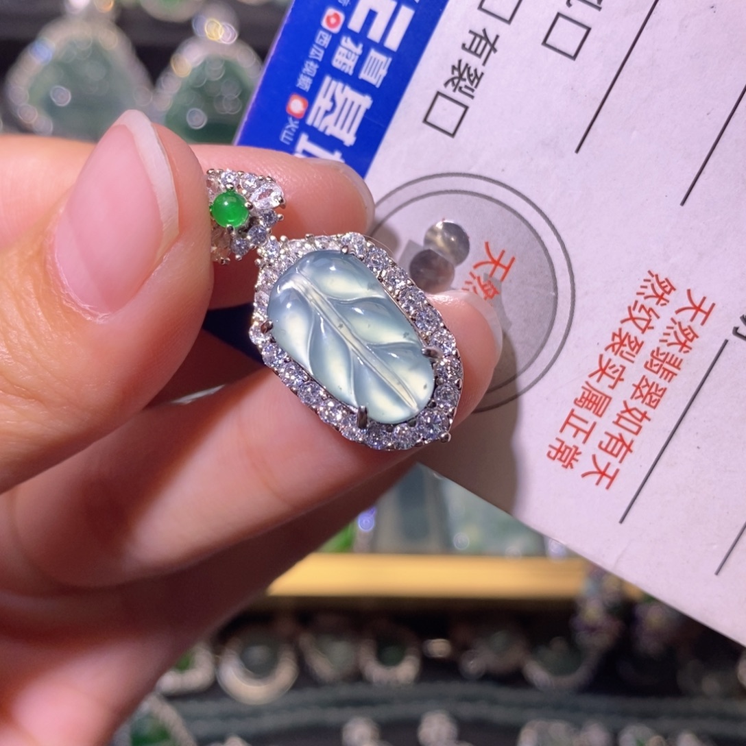 翡翠未镶嵌颈饰天然