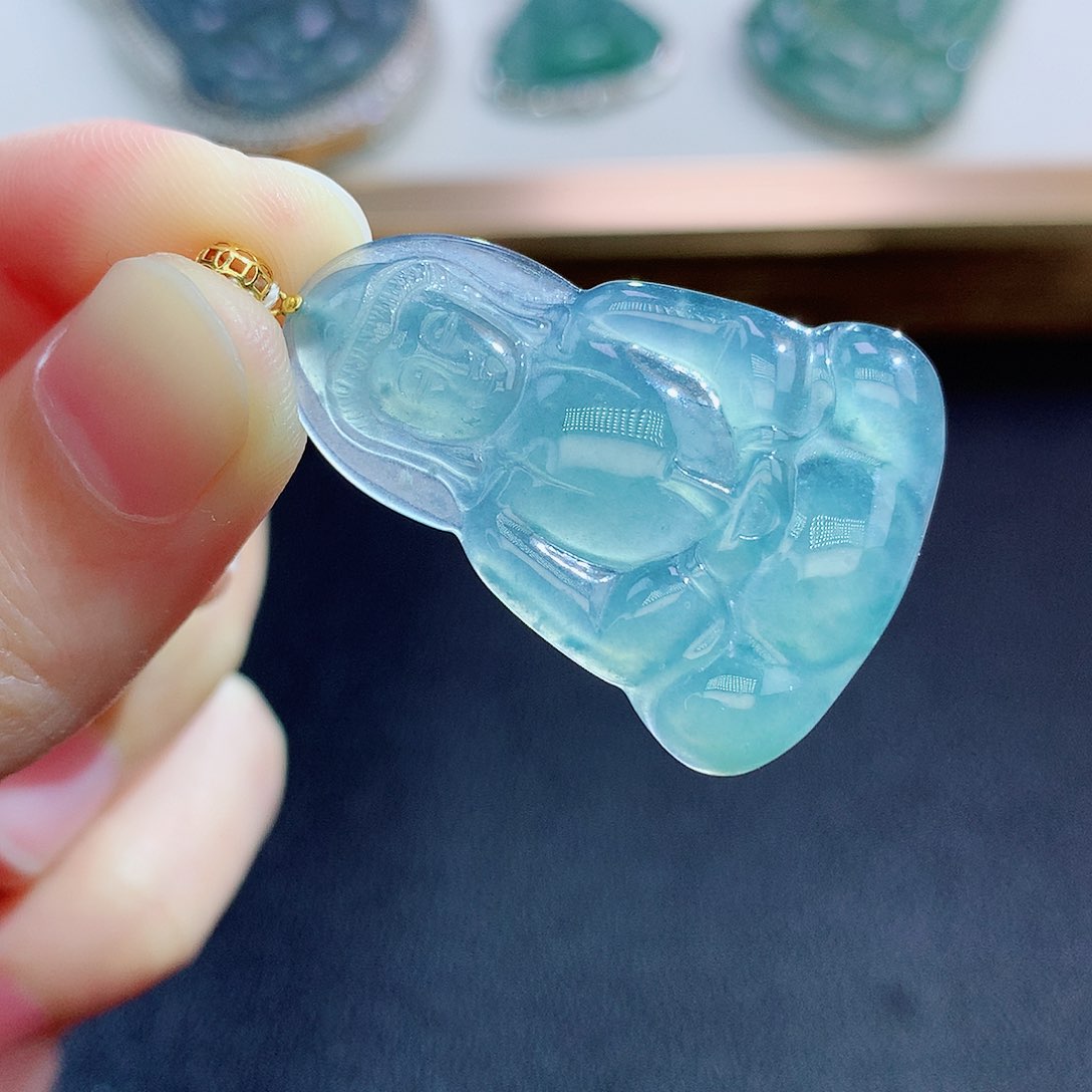 翡翠颈饰18K金镶嵌翡翠