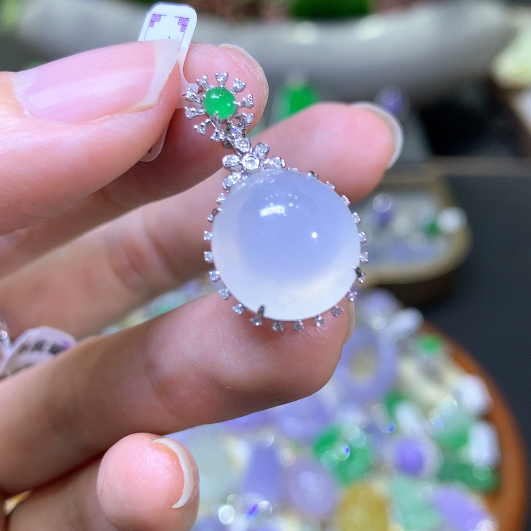 【闪购商品】翡翠颈饰18K金镶嵌翡翠吊坠项链