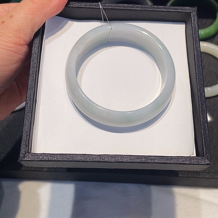 翡翠未镶嵌手镯翡翠手镯