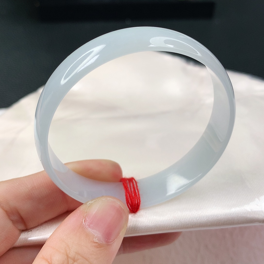 翡翠手镯未镶嵌，，，，，，，，，，