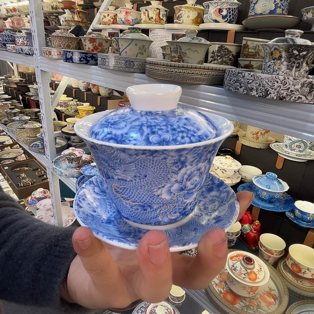 这些盖碗很漂亮！！！