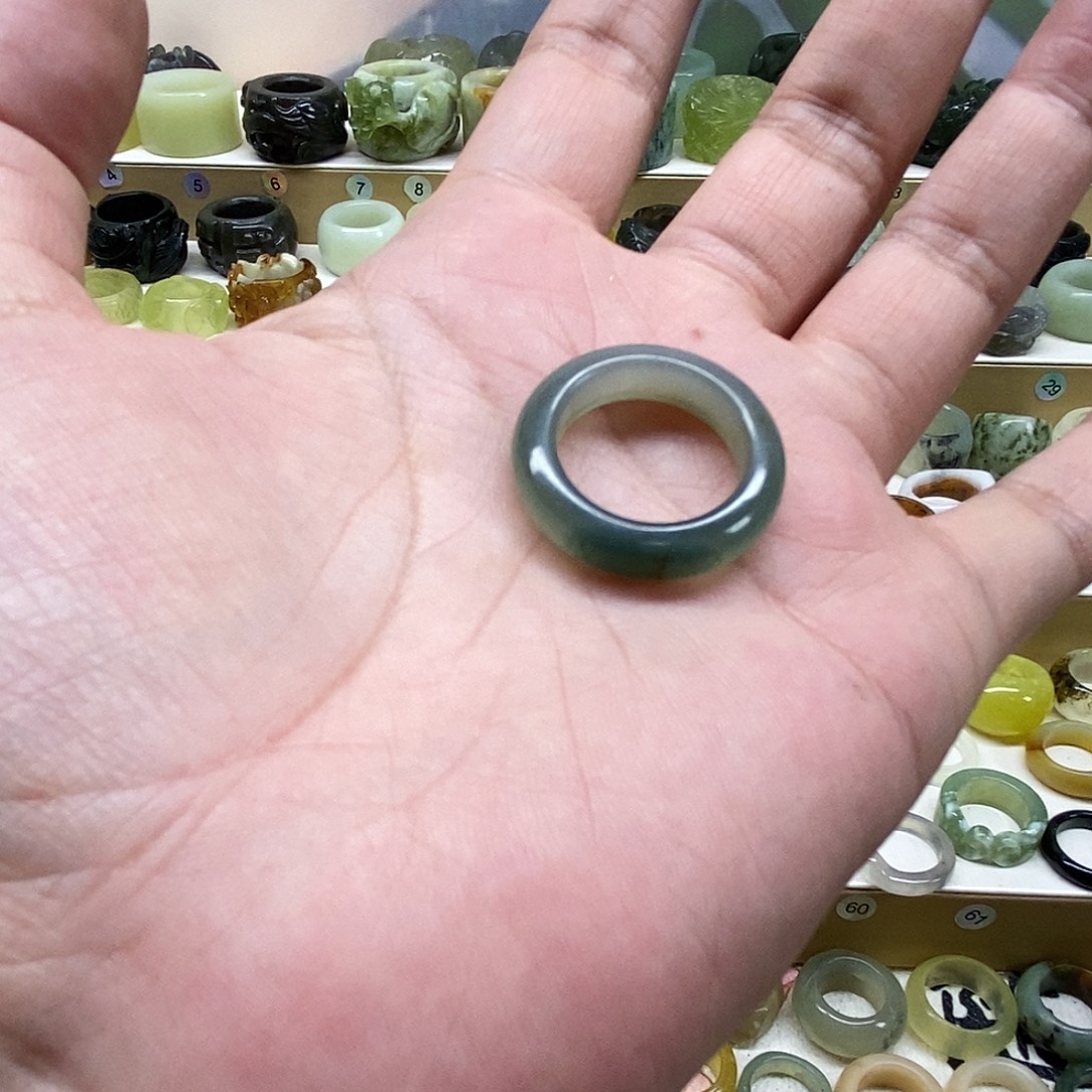 折****岫玉未镶嵌天然玉石戒指