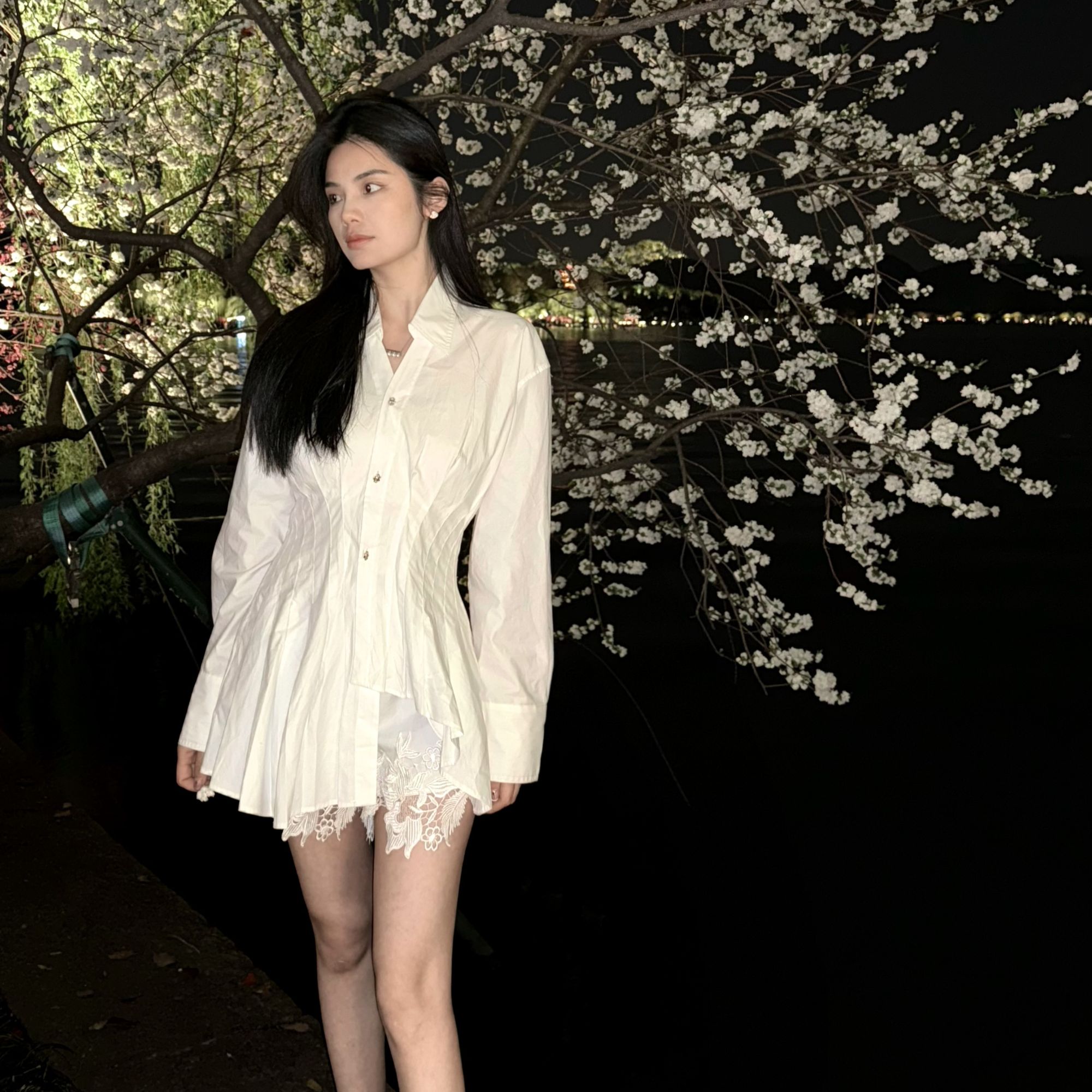 【XSY】2025设计师早秋新款不规则下摆收腰两件套蕾丝花边衬衫外套