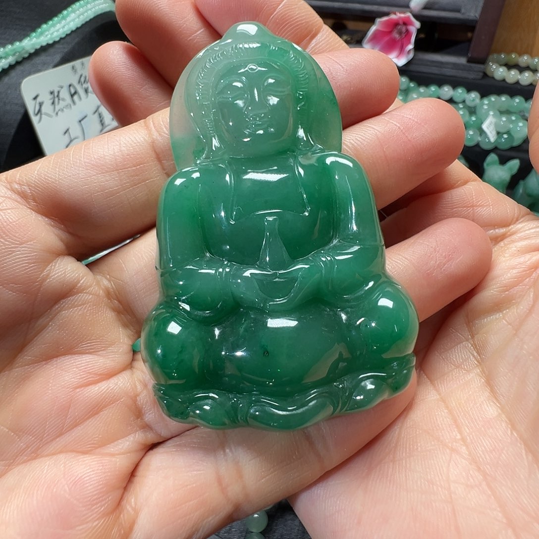 石英质玉（非洲翠）未镶嵌颈饰卡67mm