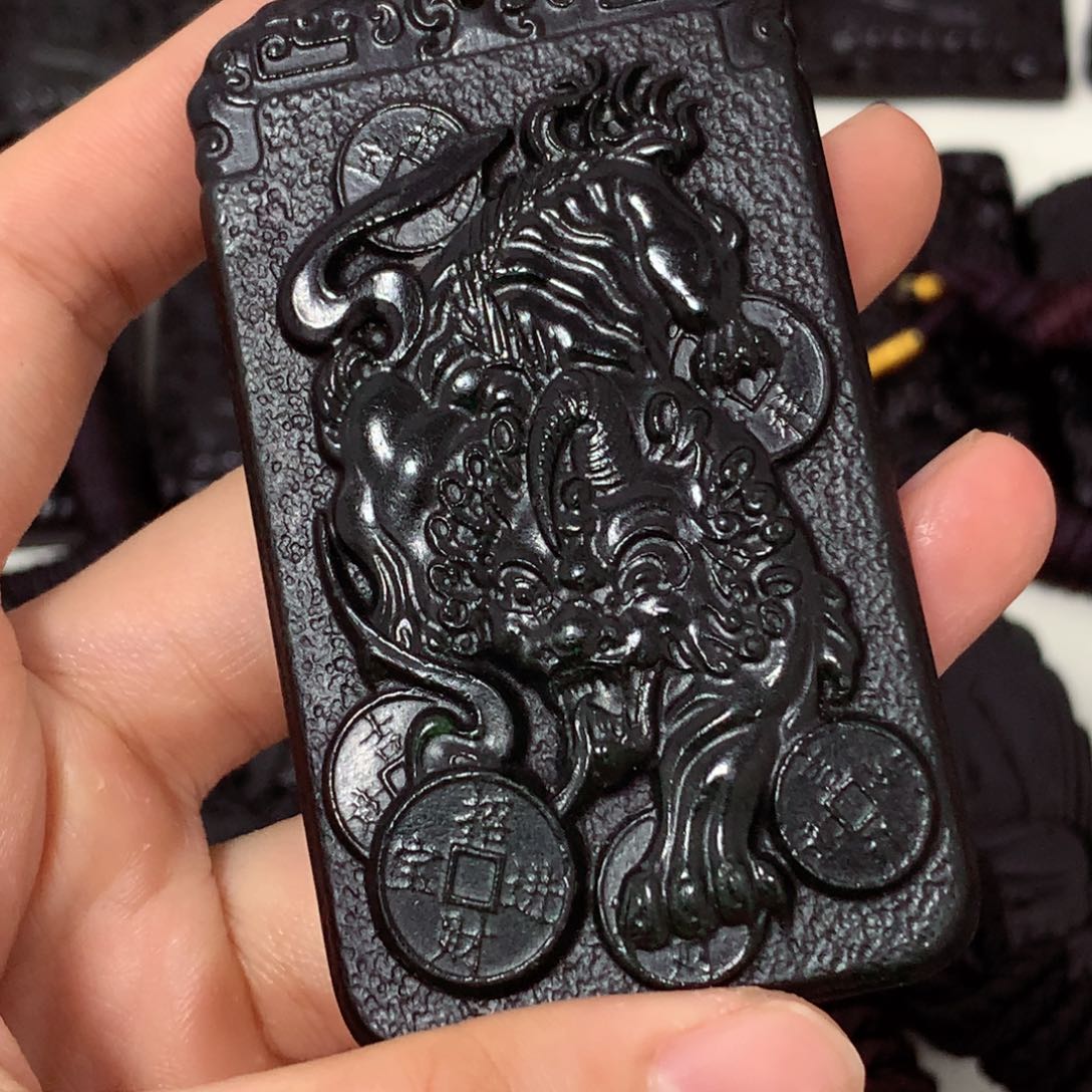 天然的缅料a货吊坠挂件