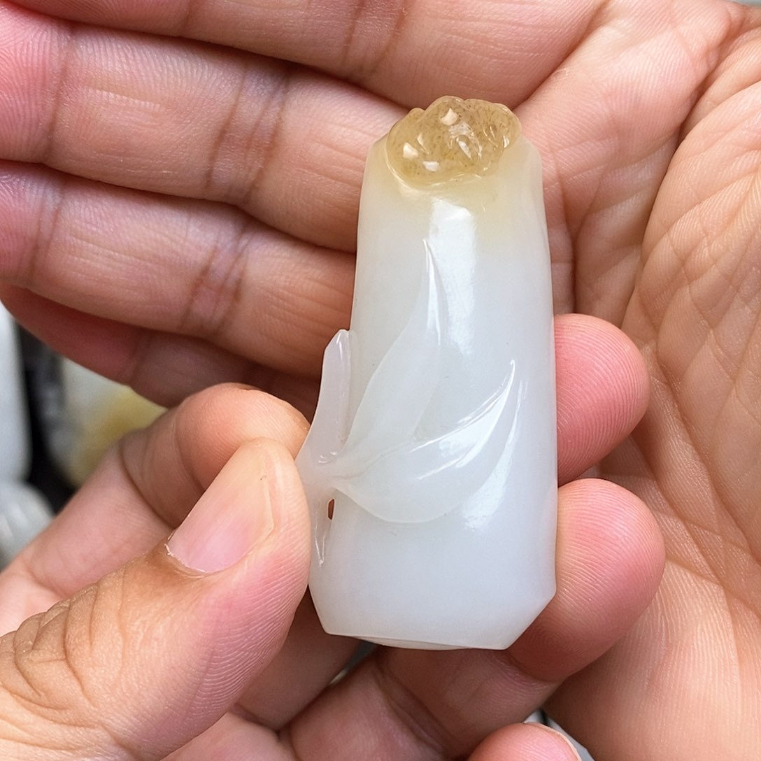 颈饰未镶嵌和田玉