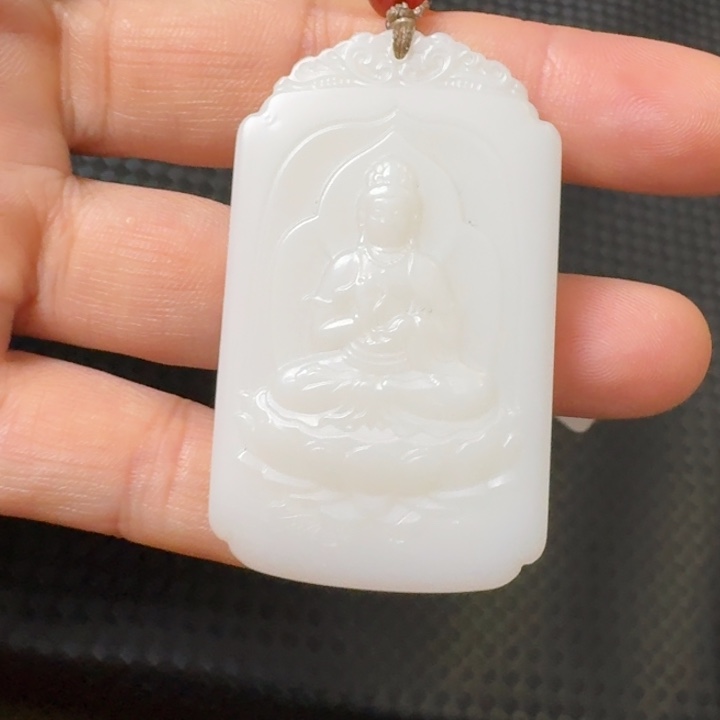 颈饰未镶嵌和田玉黑山白玉观音